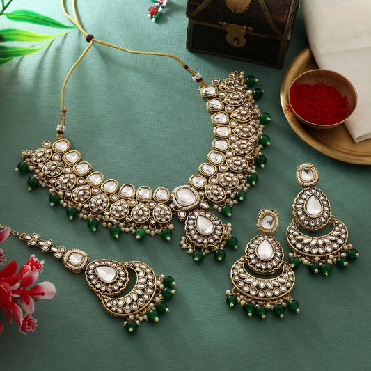 Elegant Green Color Kundan Necklace Set For Brides And Festive Celebrations