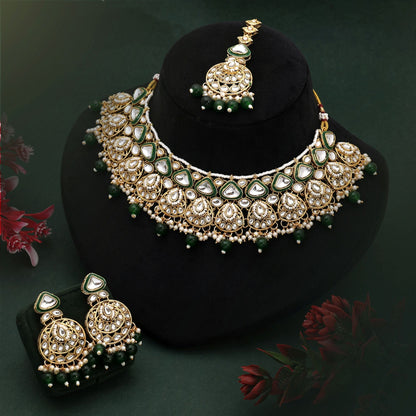 Graceful Green Color Kundan Necklace Set With Gold Polish For Festive Wear