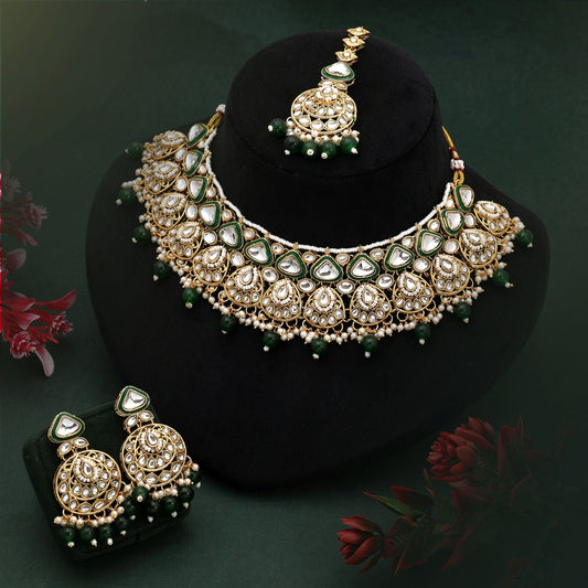 Graceful Green Color Kundan Necklace Set With Gold Polish For Festive Wear