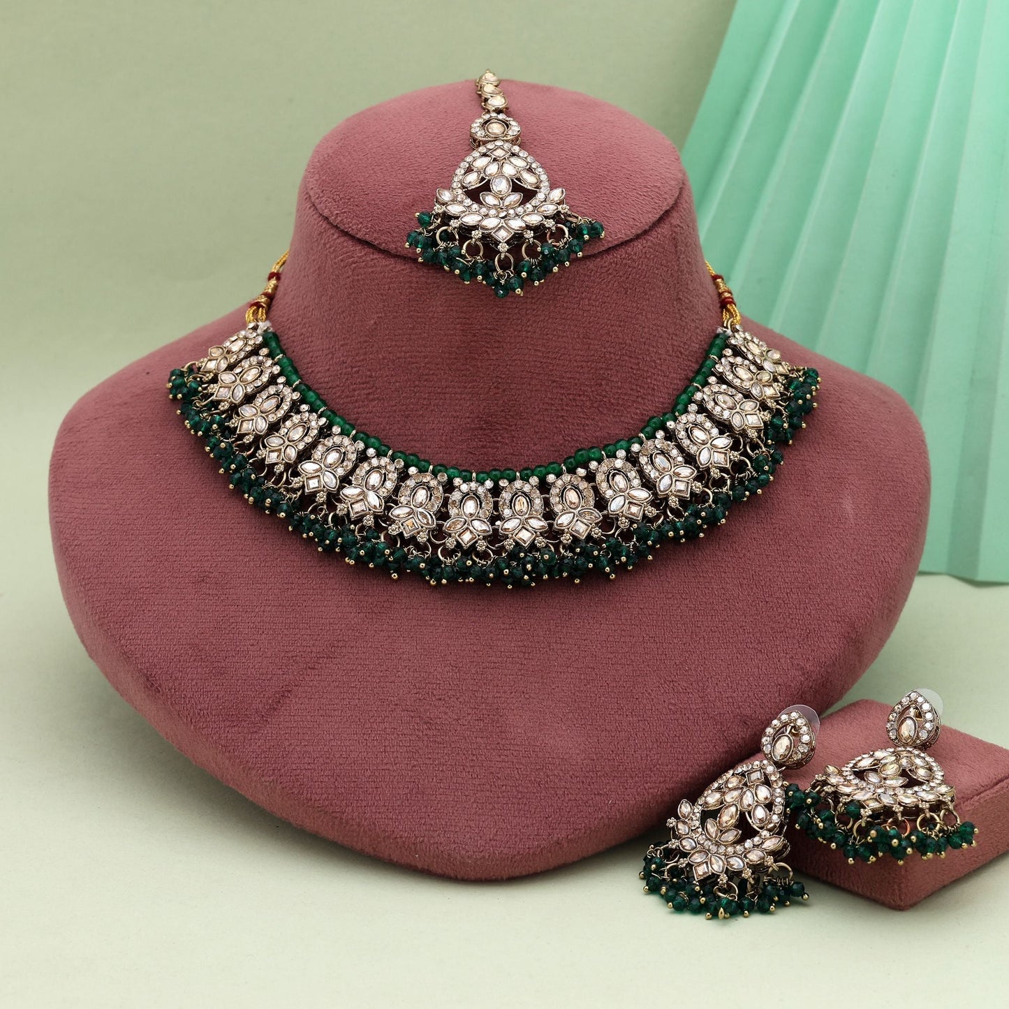 Elegant Green Color Kundan Necklace Set With Beaded Detailing For Festive Occasions
