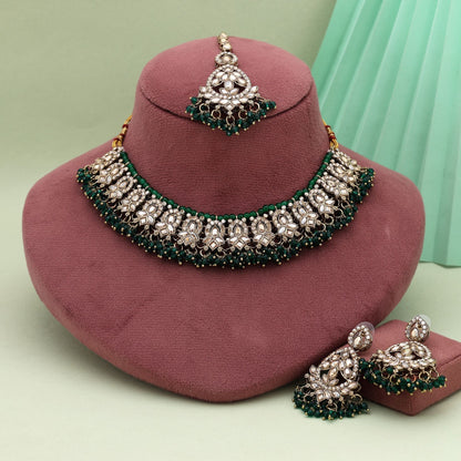 Elegant Green Color Kundan Necklace Set With Beaded Detailing For Festive Occasions
