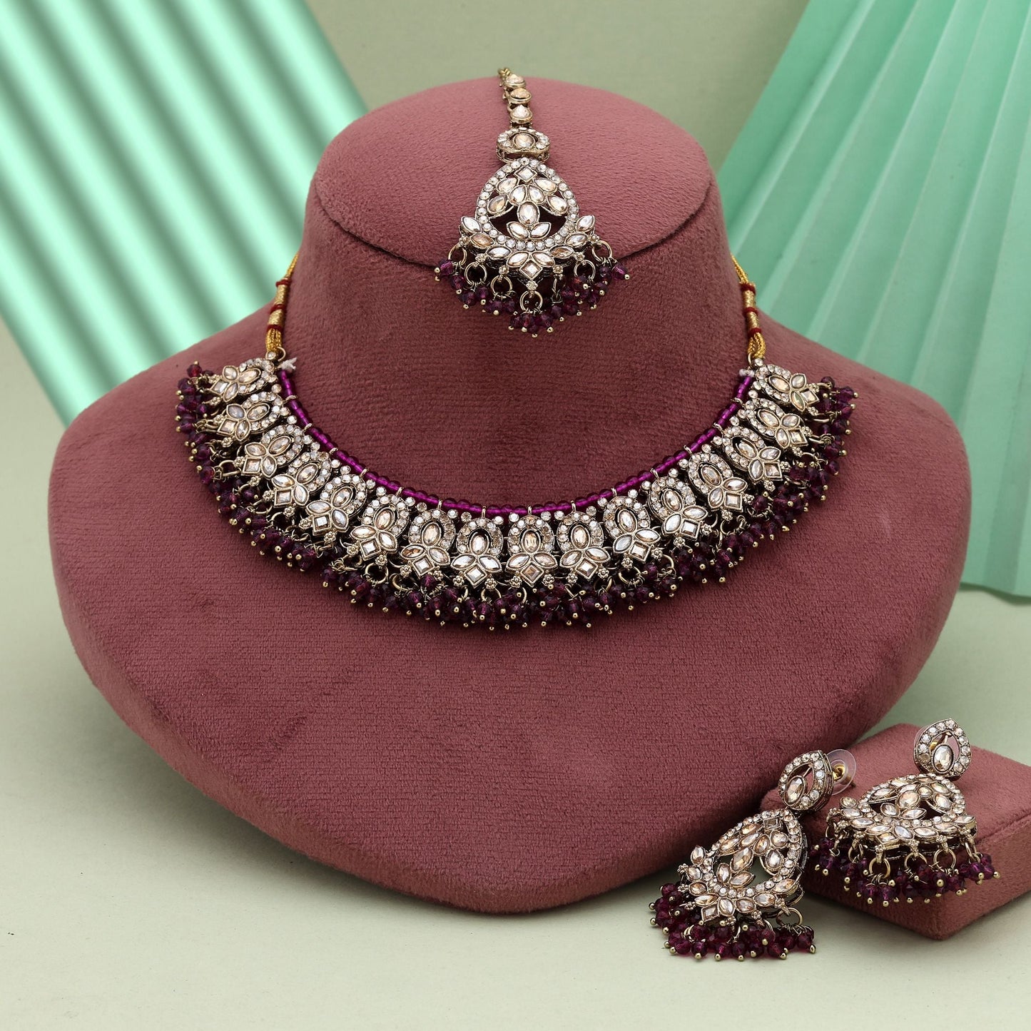 Königliches Lila Kundan Halsketten-Set mit Antik-Finish für traditionelle Anlässe