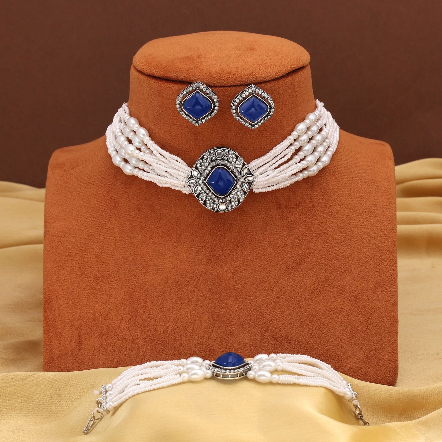 Attractive Blue Color Choker Kundan Necklace Set With Exquisite Gold Plating