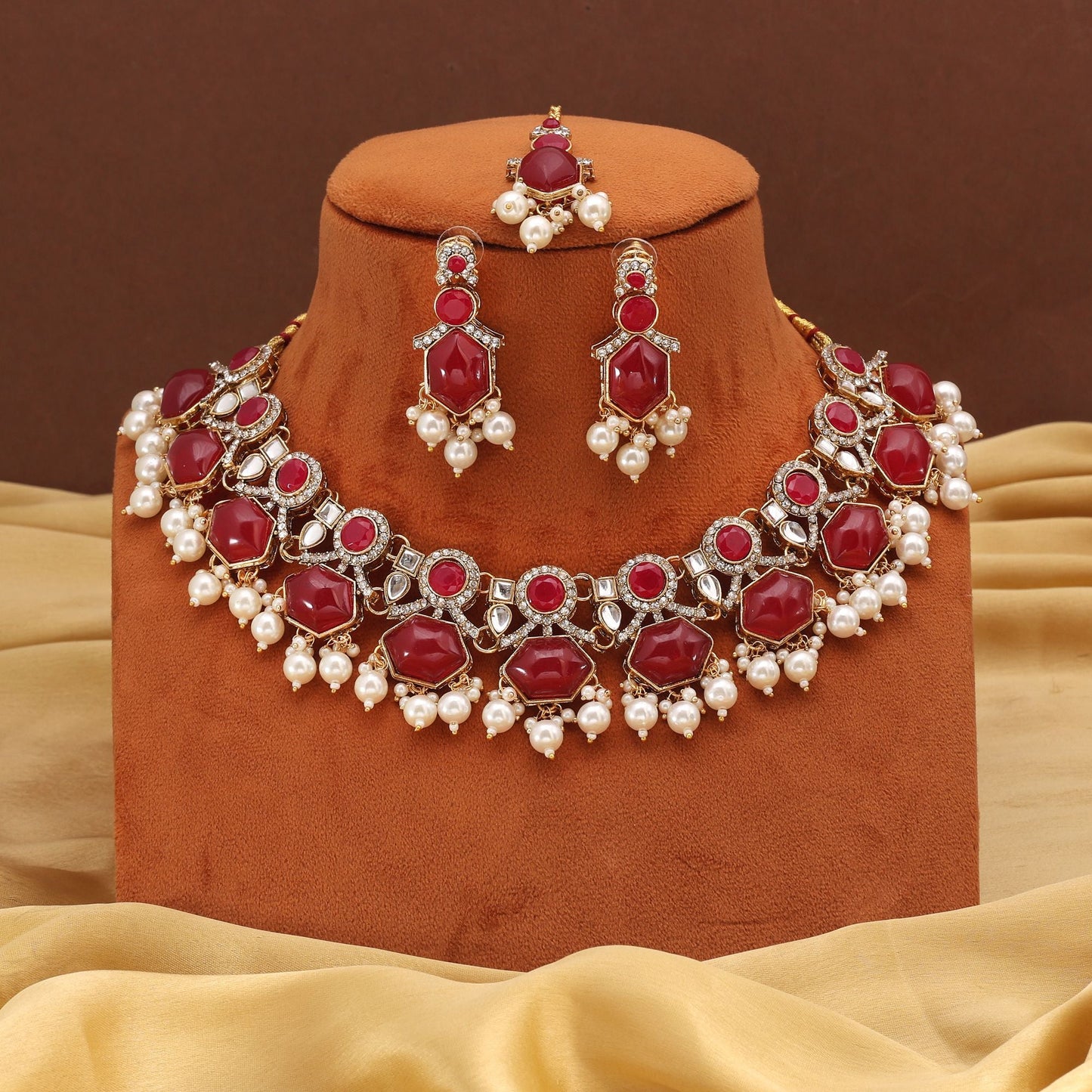 Strahlend rotes Kundan-Halsketten-Set für Bräute und festliche Feiern