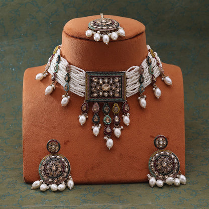 Multi Color Choker Kundan Necklace Set With Intricate Traditional Craftsmanship