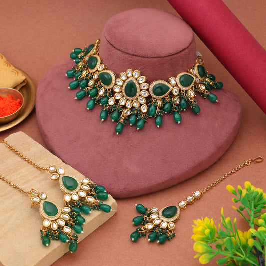 Green Color Beautifully Crafted Traditional Wedding Wear Kundan Necklace Set For Elegant Style