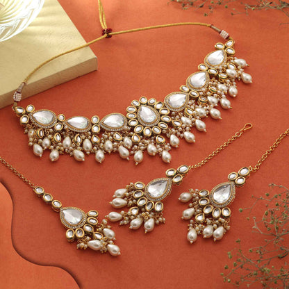 White Color Graceful Pearl Touch Elegant Kundan Necklace Set For Bridal Occasions