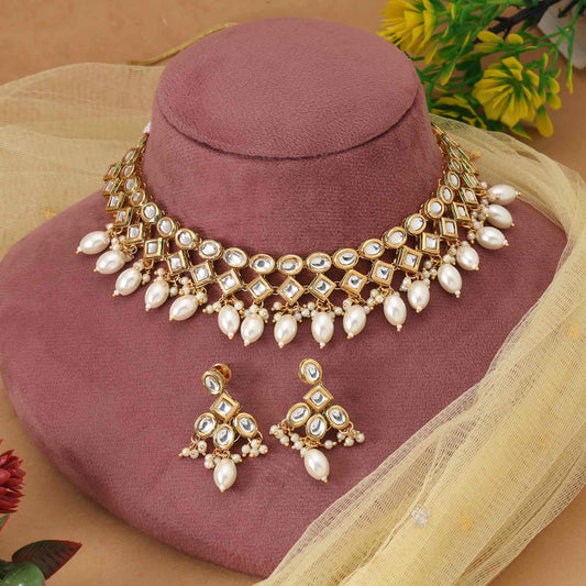 White Color Classic Festive Inspired Elegant Kundan Necklace Set For Brides And Women