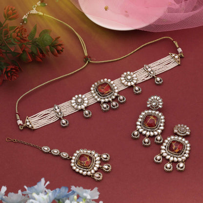 Reichhaltige weinrote Choker-Kundan-Halskette, perfekt für einen luxuriösen Braut-Look