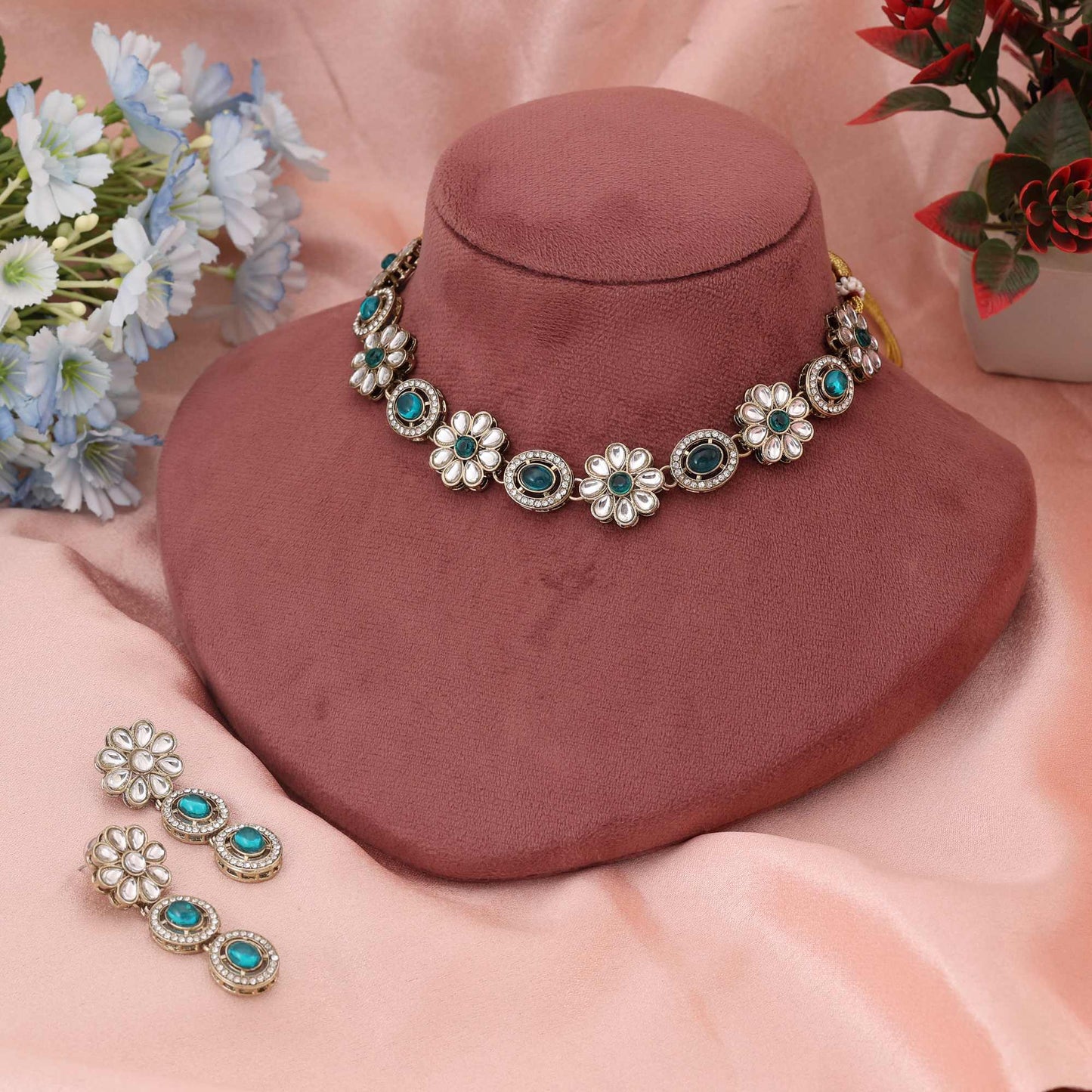 Königliches Rama-grünes Kundan-Halsketten-Set, entworfen, um Ihre ethnische Kollektion aufzuwerten