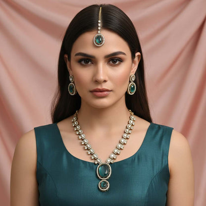 Frisches hellgrünes Kundan-Halsketten-Set, ideal für anmutige und erfrischende ethnische Looks