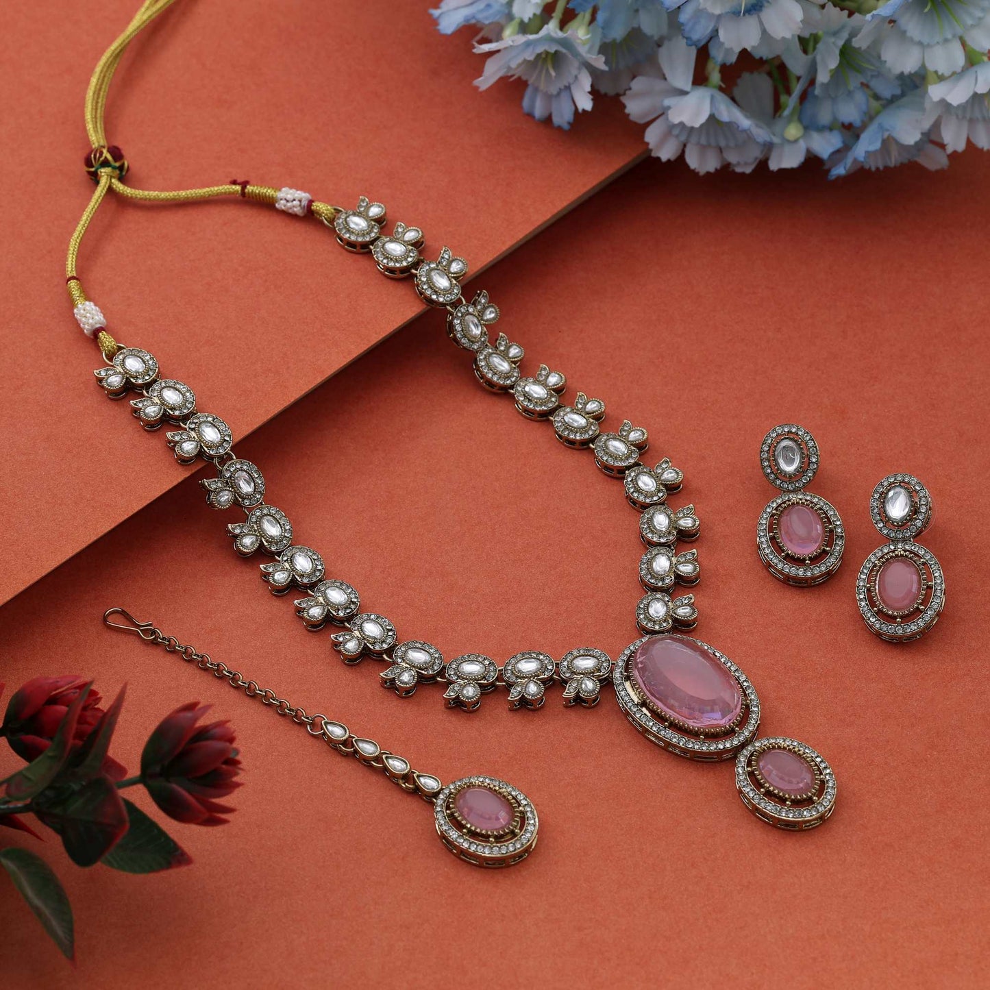 Zartrosafarbenes Kundan-Halsketten-Set – ideal für sanfte und charmante Hochzeits-Looks