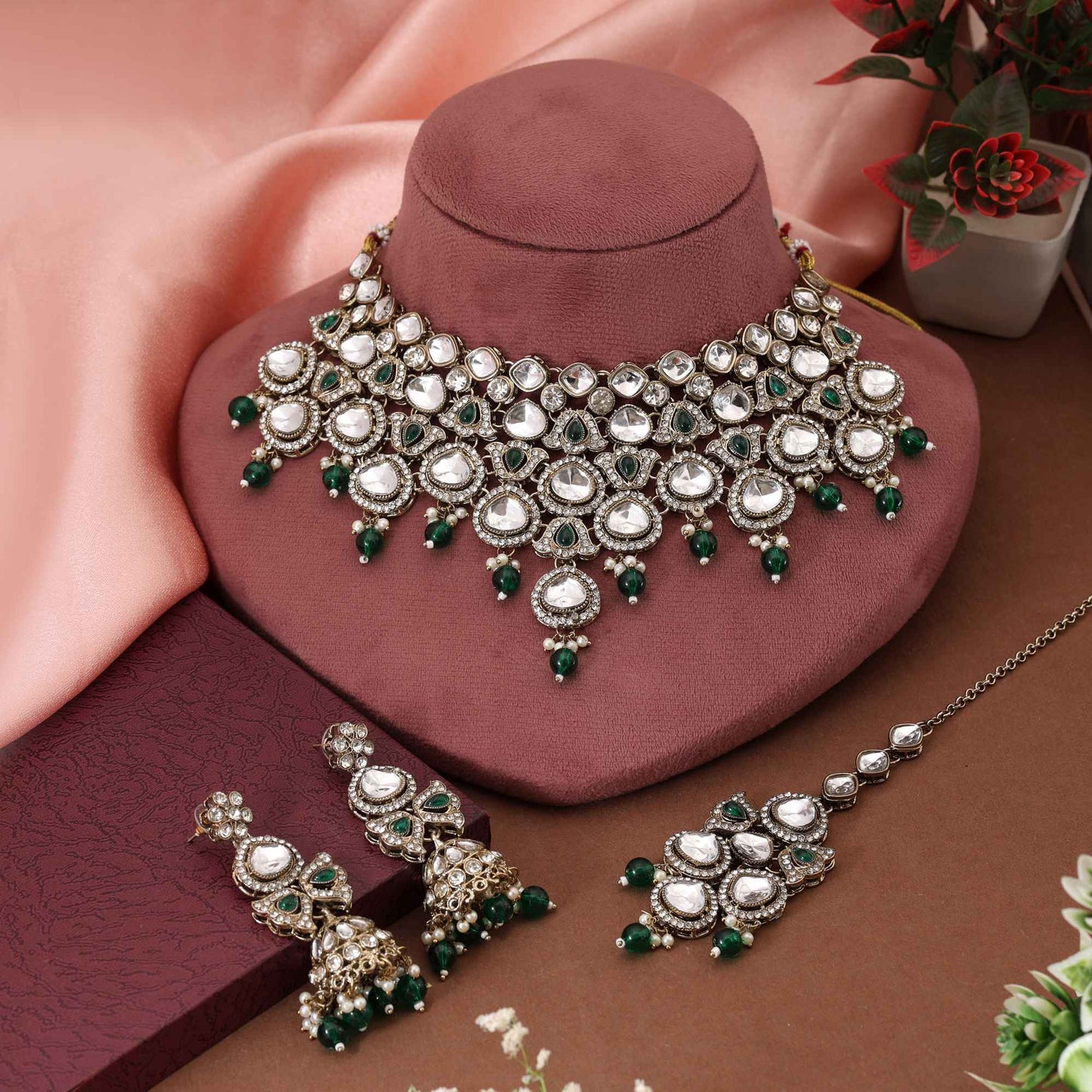 Charming Green Color Kundan Necklace Set Highlighting Rich Tones For Ethnic Sophistication