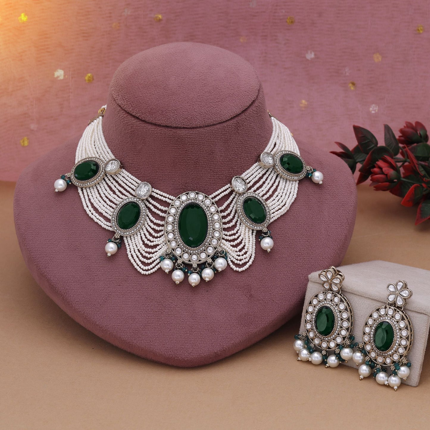 Grünes Kundan-Halsketten-Set, inspiriert von reichem indischen Festschmuck
