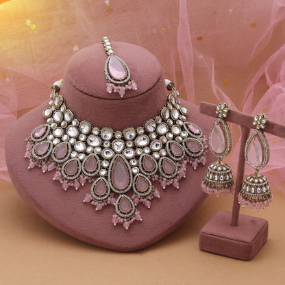 Pinkfarbenes Kundan-Halsketten-Set mit femininem Charme und traditioneller Schönheit
