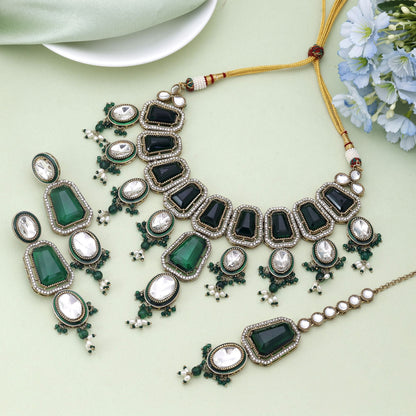 Grünes Kundan-Halsketten-Set mit Premium-Finish für ethnische Mode