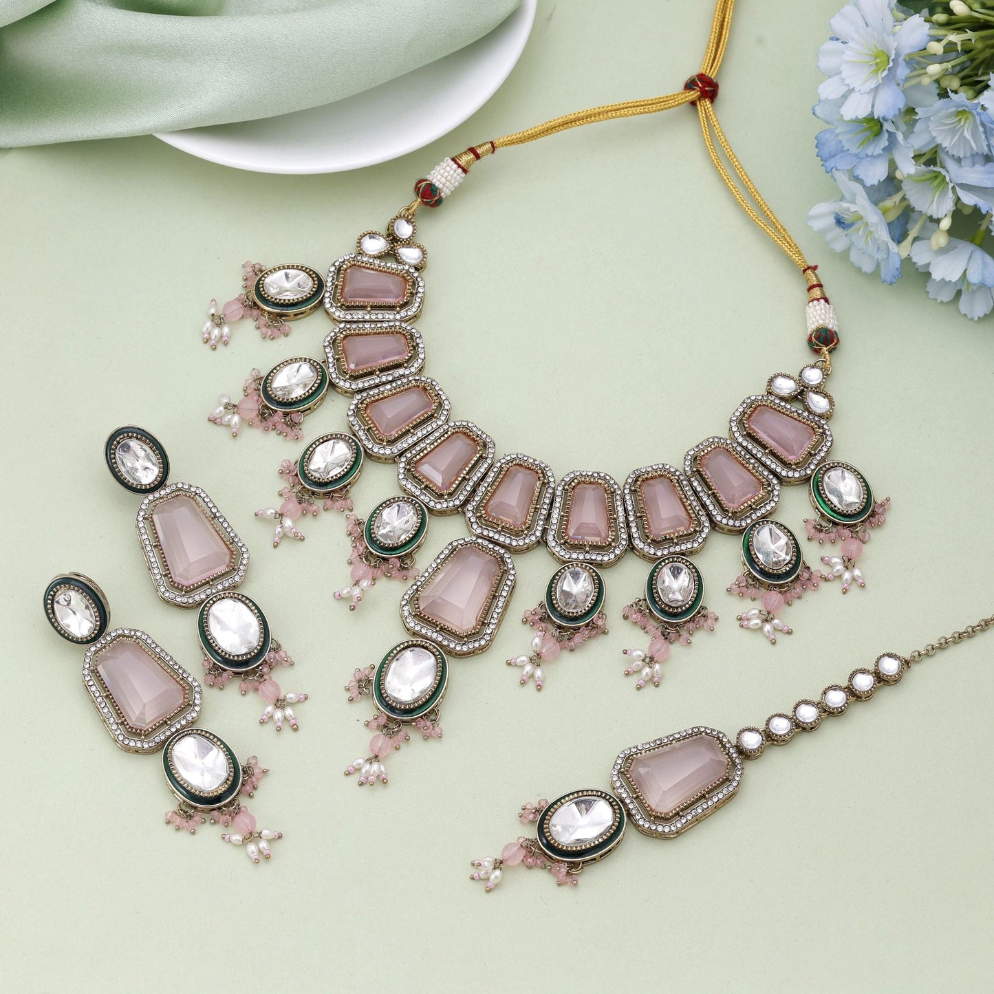 Pinkfarbenes Kundan-Halsketten-Set, entworfen für Hochzeiten und festliche Anlässe