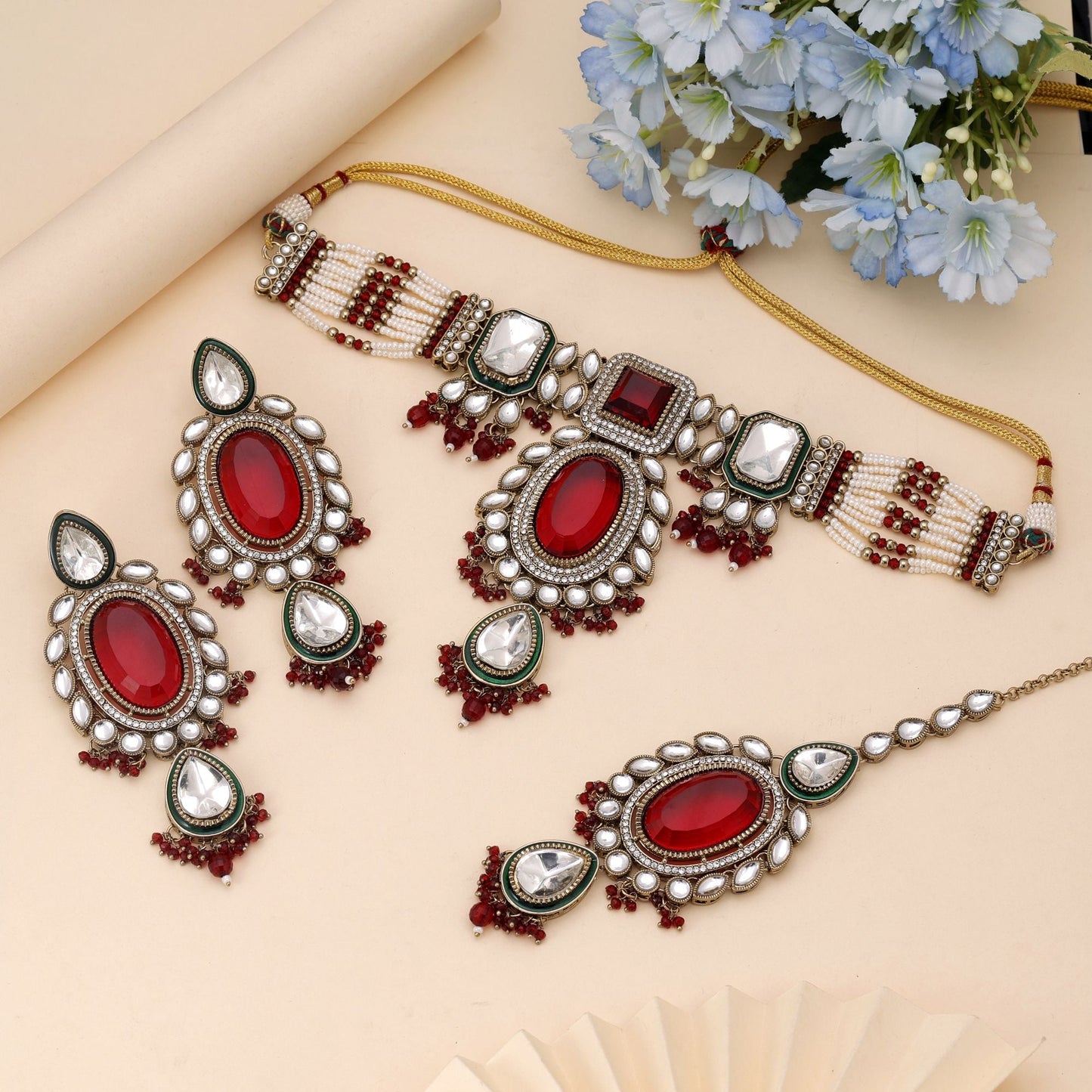 Bordeauxfarbene Choker-Kundan-Halskette für Braut- und Festkleidung