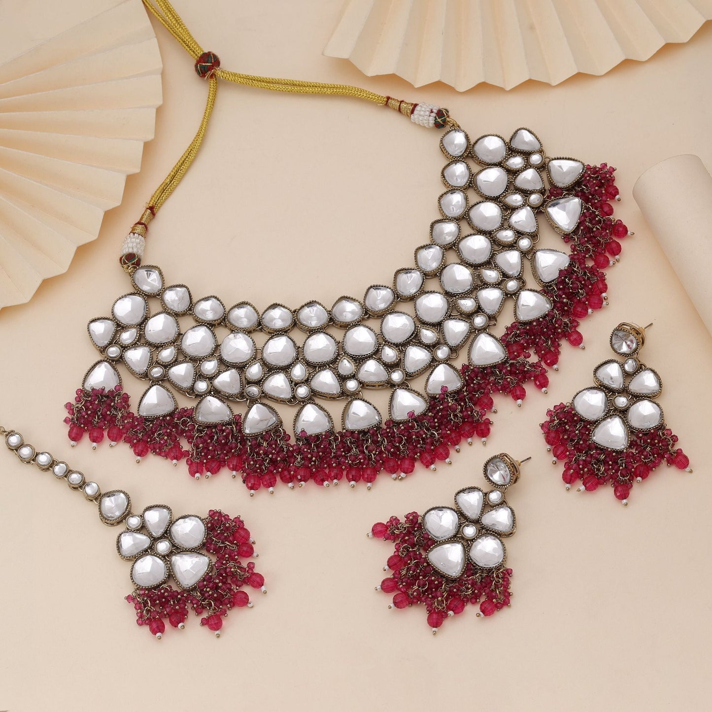 Rani Color Kundan-Halskette-Set, inspiriert vom königlichen indischen Schmuckerbe