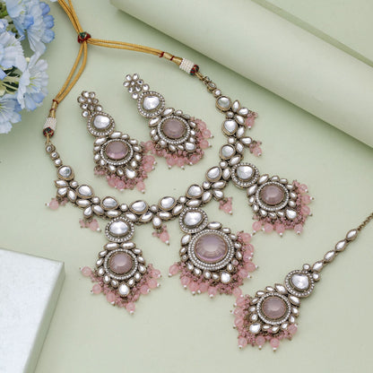 Pinkfarbenes Kundan-Halsketten-Set im modern-traditionellen Stil
