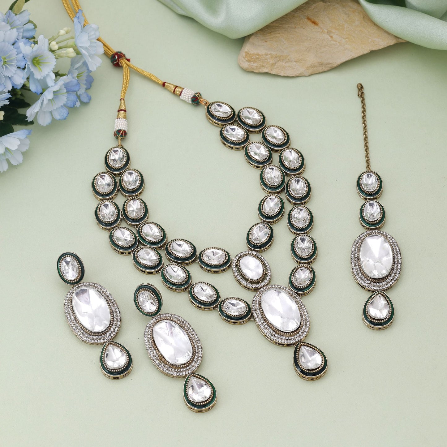 White Color Kundan Necklace Set Designed For Classic Indian Jewellery Lovers