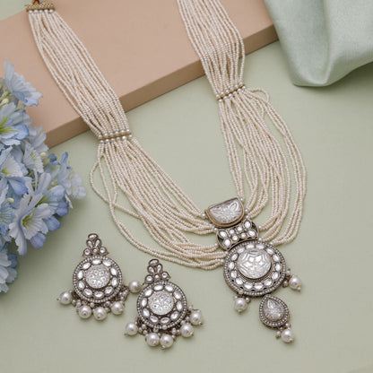 White Color Kundan Necklace Set Offering Timeless Cultural Elegance