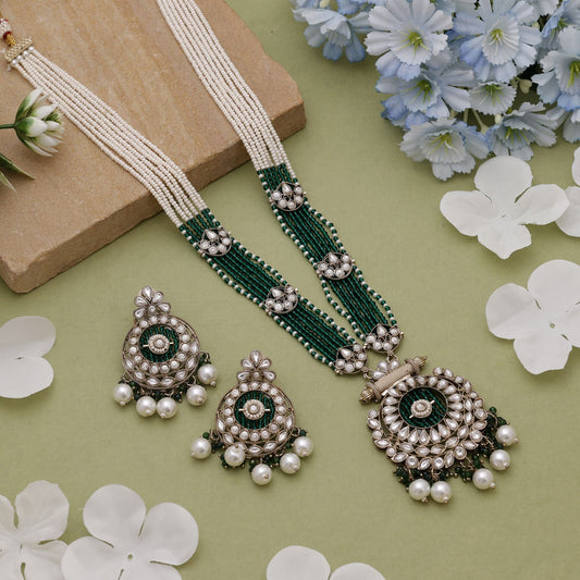 Green Color Kundan Necklace Set With Classic Indian Artistry
