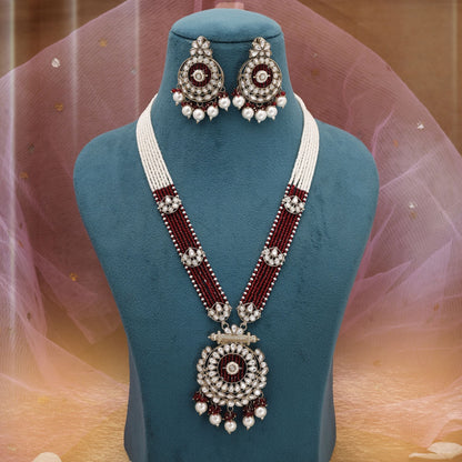 Kundan-Halskettenset in Weinrot, inspiriert von traditionellen Designs