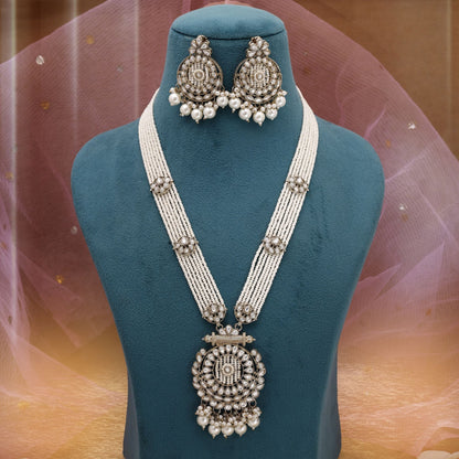 White Color Kundan Necklace Set With Refined Ethnic Beauty