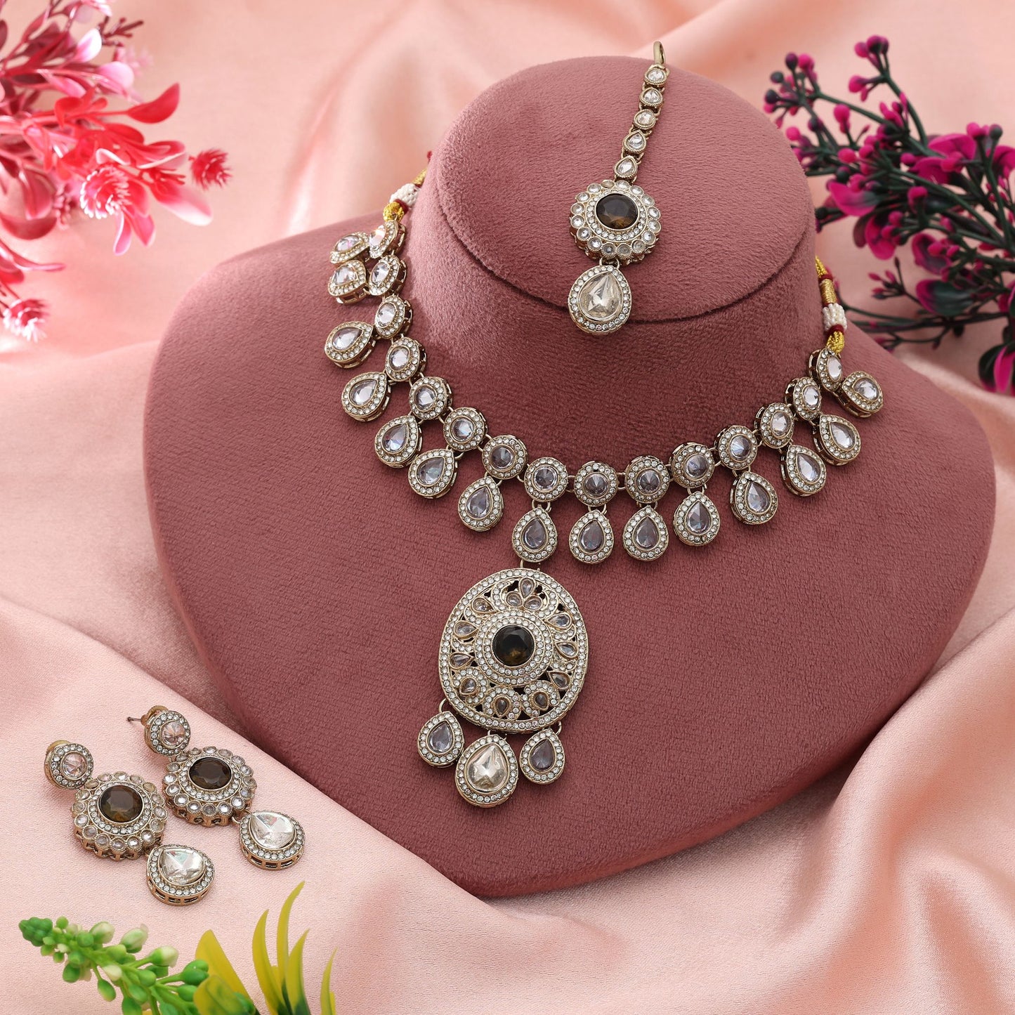 Mehandi Grünes Kundan Halsketten-Set Klassischer Ethno Braut-Stil Statement-Schmuck
