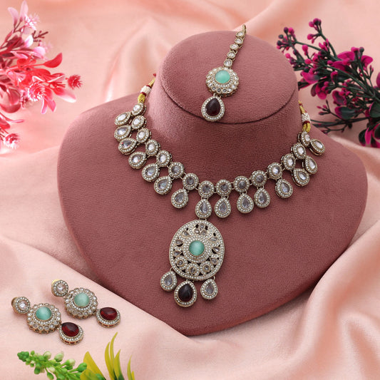 Maroon & Pistaziengrün Farbe Kundan Halskette Set Reiches Ethnisches Brautschmuck Design