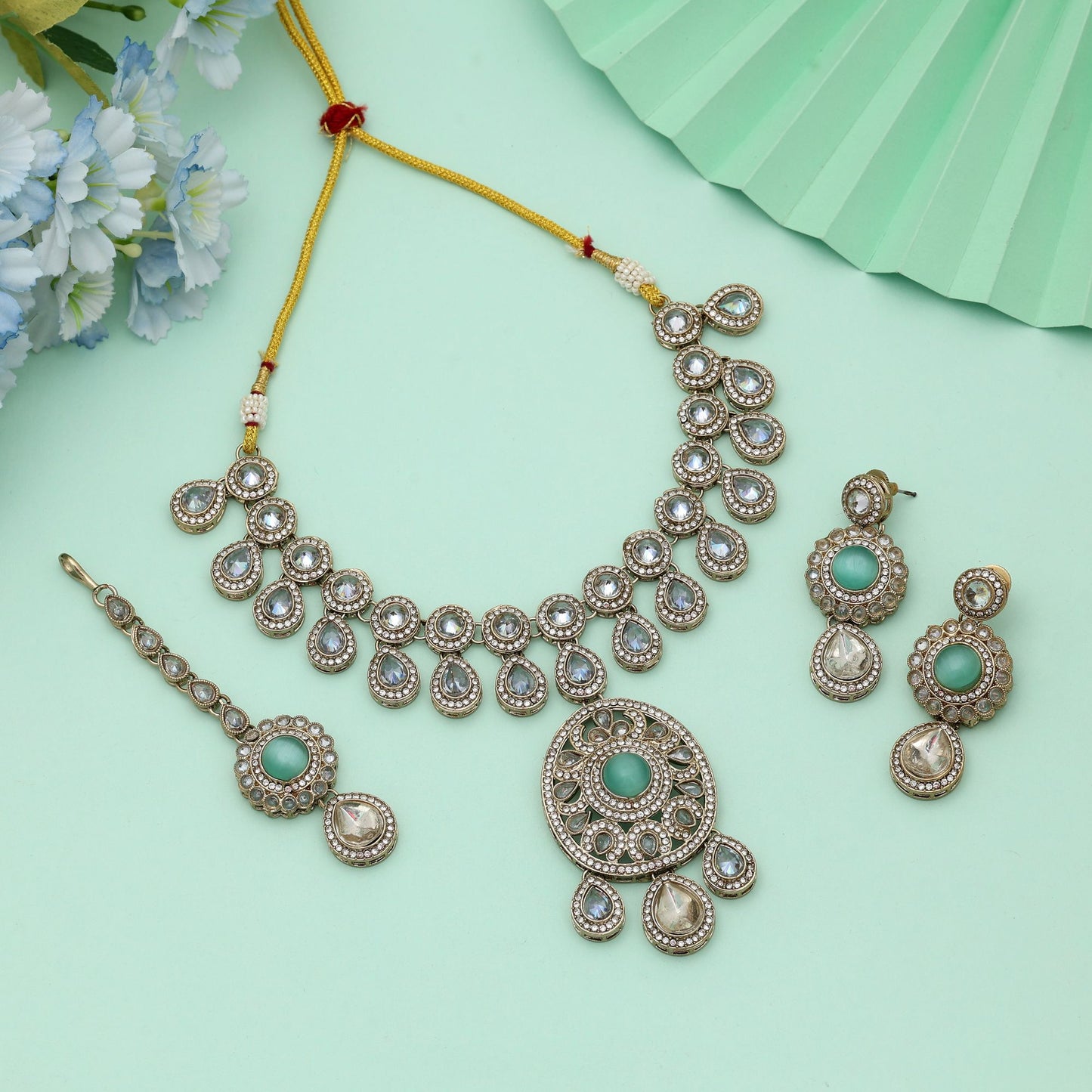 Pista-Grün farbiges Kundan Halsketten-Set Elegantes traditionelles Hochzeits-Schmuckdesign