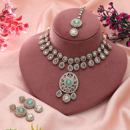 Pista-Grün farbiges Kundan Halsketten-Set Elegantes traditionelles Hochzeits-Schmuckdesign