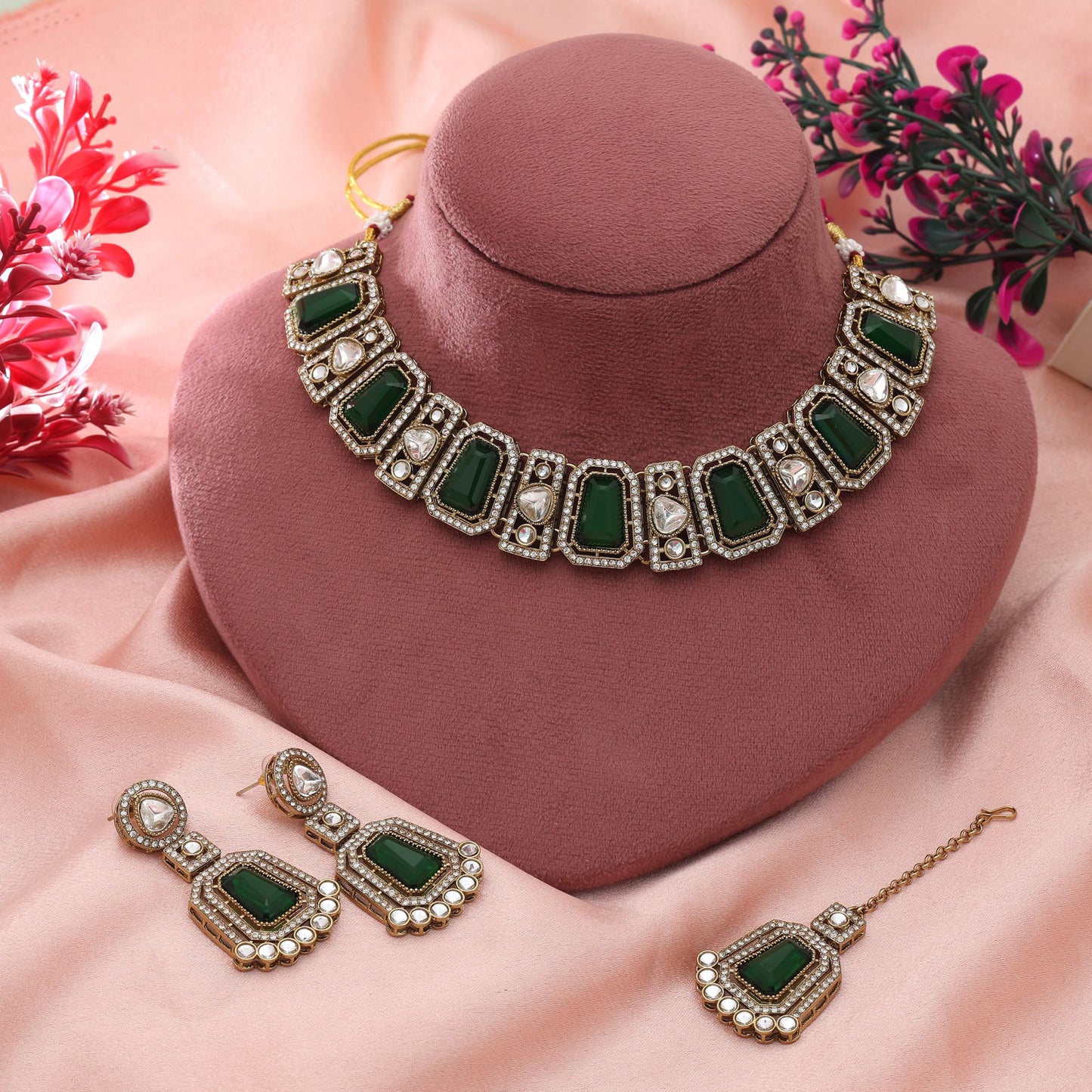 Green Color Kundan Necklace Set Classic Ethnic Party Wear Jewelry With Rich Look