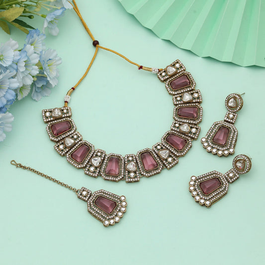Magentafarbenes Kundan Halsketten-Set, lebendiger Ethno-Festschmuck mit stilvollem Design
