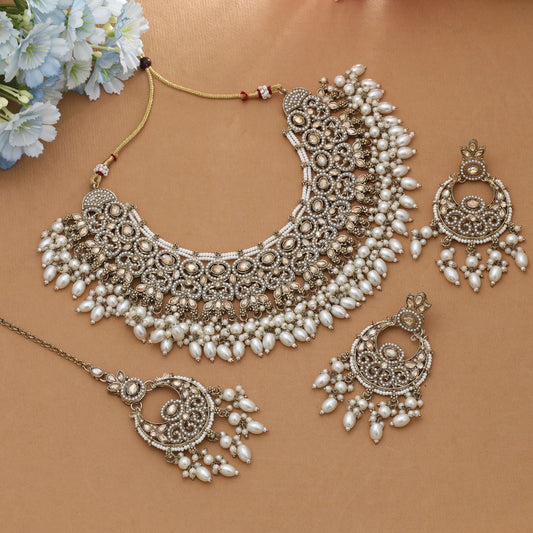 Pakistani Kundan Halskette Set Goldfarben Königlicher ethnischer Hochzeitsschmuck im klassischen Stil