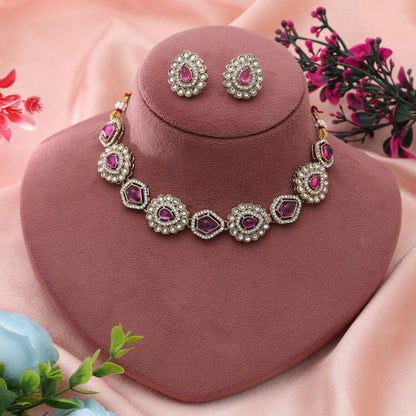Rani-farbenes Kundan-Halsketten-Set Elegante Hochzeits-Schmuck mit traditioneller königlicher Note