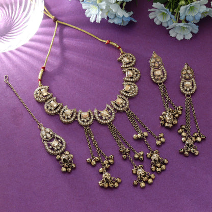 Goldfarbene Kundan-Halskette Set – Königliche, klassische Hochzeitsschmuck-Kollektion
