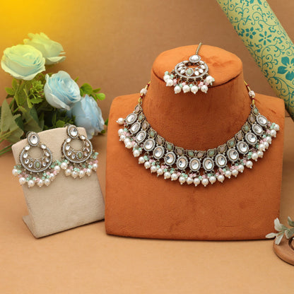 Frisches Pista-Grünfarbenes Kundan-Halsketten-Set – Elegante Festtags-Look-Kollektion