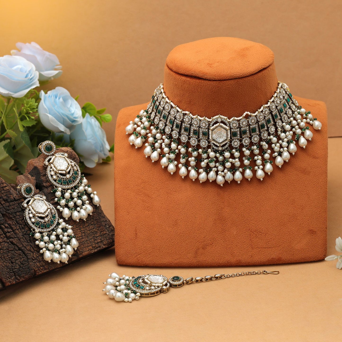 Elegantes grünes Choker-Kundan-Halsketten-Set für Party-Anlässe