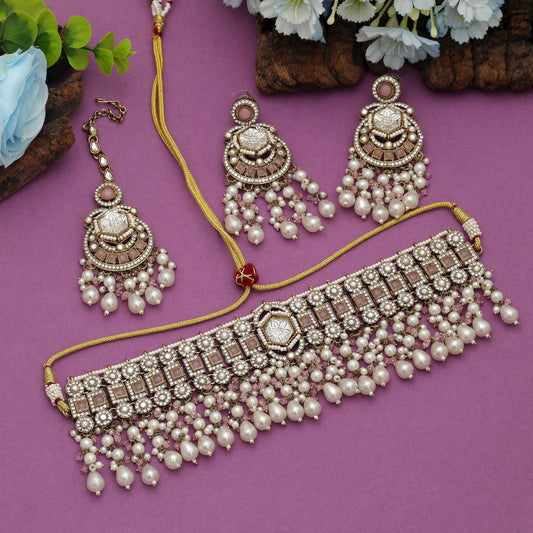 Wunderschönes, hellrosa Choker-Kundan-Halsketten-Set aus der Modekollektion