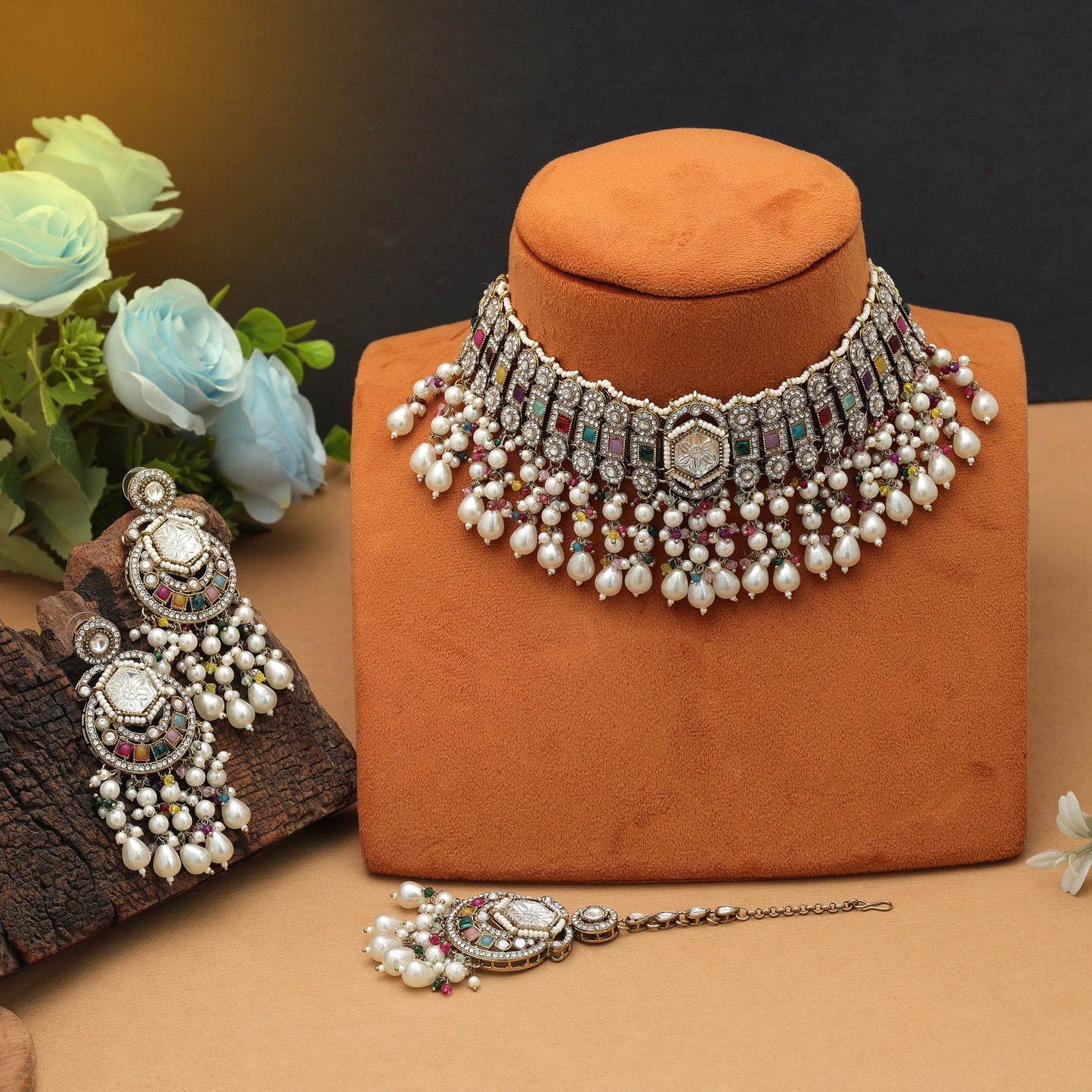 Helles mehrfarbiges Choker Kundan Halsketten-Set Trendige Modekollektion