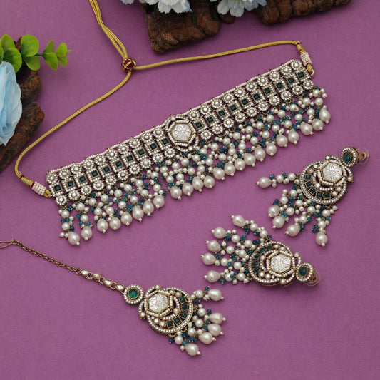 Wunderschöne Halskette und Choker-Set aus türkisblauem Kundan