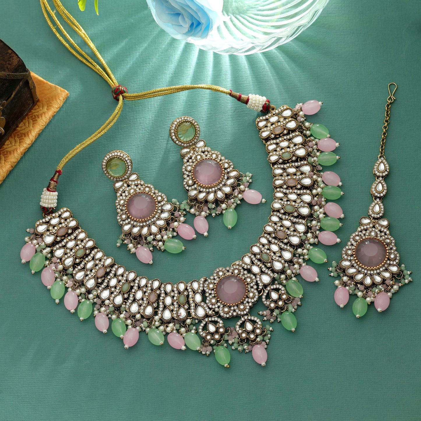 Trendige Pista Green Pink Color Kundan Halsketten-Set Kollektion