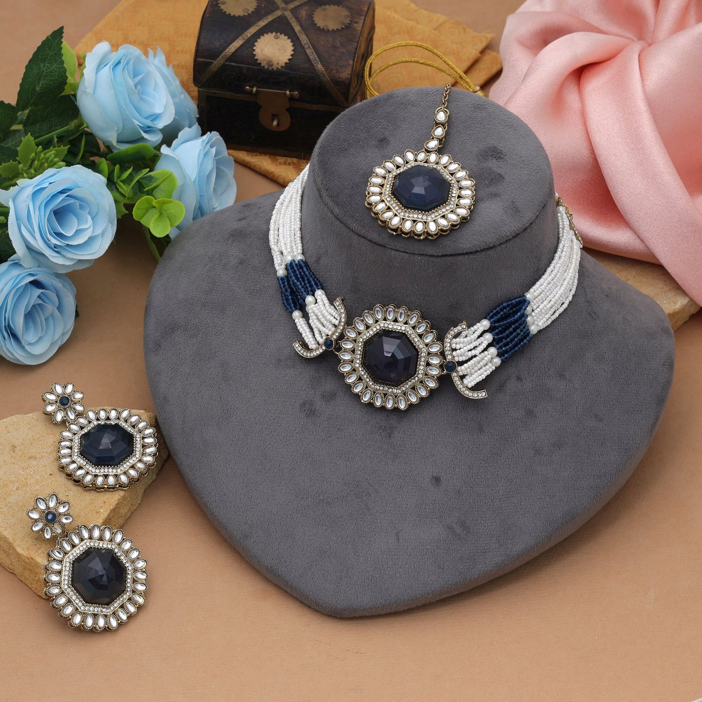 Stilvolles, blaues Choker-Kundan-Halskettenset – Party Glam Kollektion