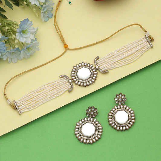 Schickes weißes Choker-Kundan-Halsketten-Set Elegante Modekollektion