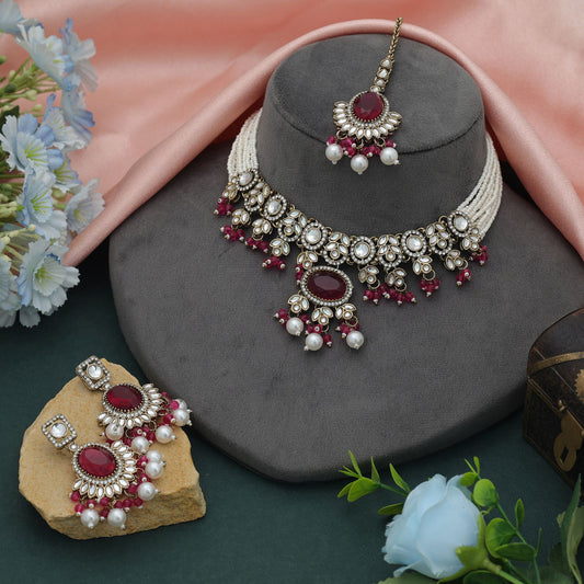 Premium Rani Color Choker Kundan Halskette Set mit luxuriösem ethnischem Braut-Styling