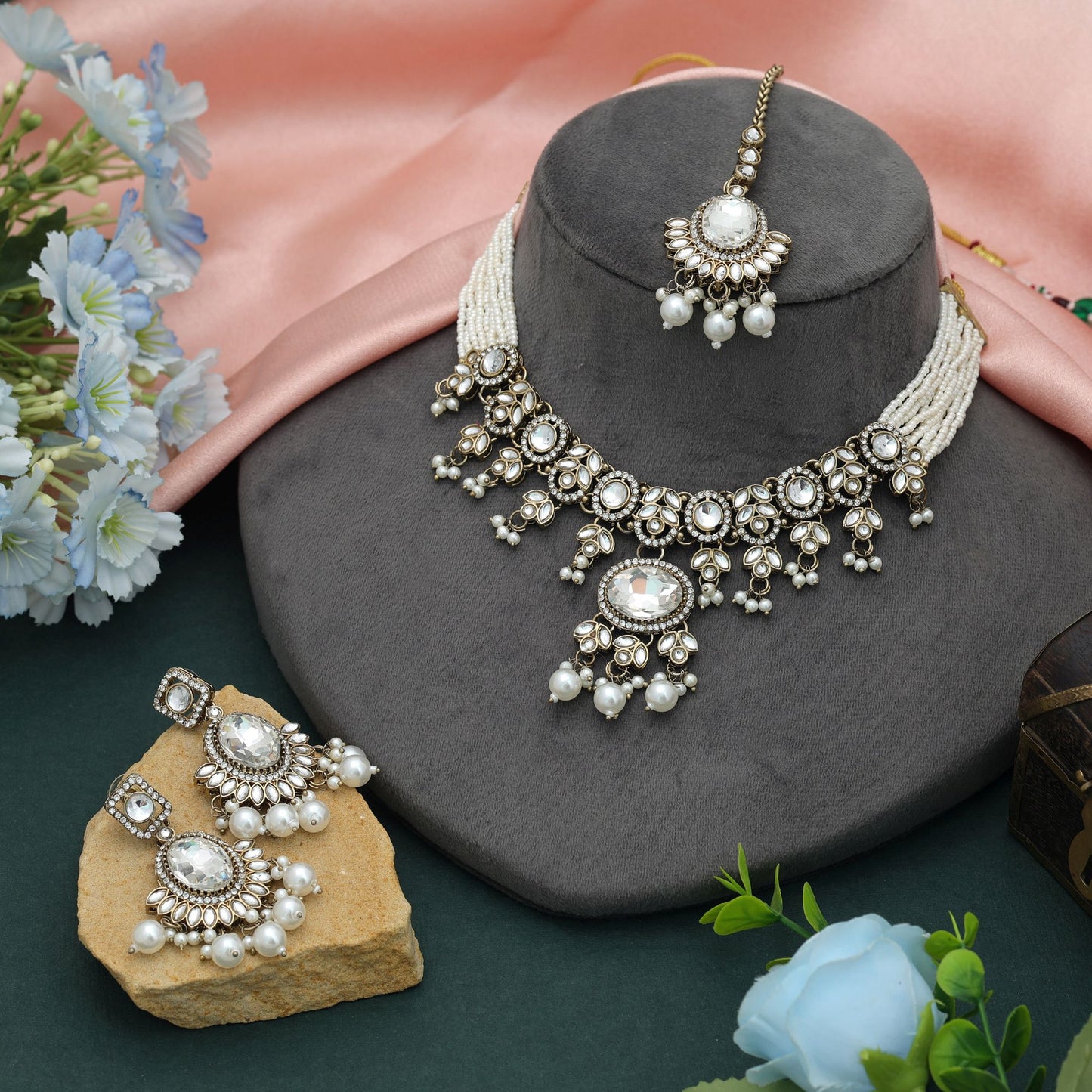 Elegant White Color Choker Kundan Necklace Set With Traditional Royal Bridal Design