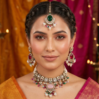 Halskette mit mehrfarbigem Choker und Kundan-Besatz im hochwertigen festlichen Ethno-Design