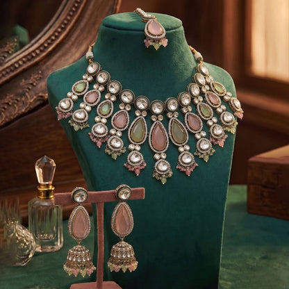 Wunderschönes Kundan-Halsketten-Set in Pink & Pistaziengrün für festliche Anlässe